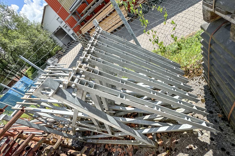 Transportrahmen mit 14 Bühnenkonsolen